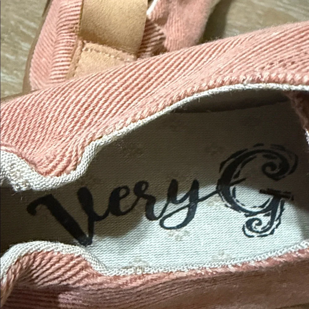 Very G Driana Sneakers in the rust/pinkish-red color  Size 7-1/2